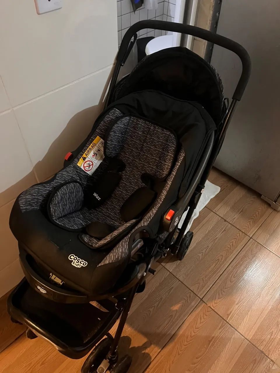 Carrinho de bebê + bebê conforto..  - Foto 3