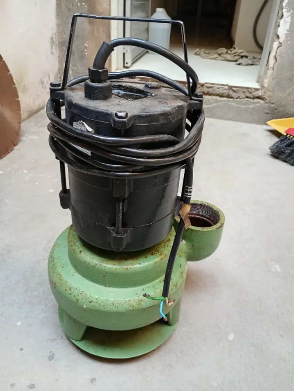 Vendo 2 bombas Schinaider novas  nunca foi usada  valor de 500 reais   - Foto 4