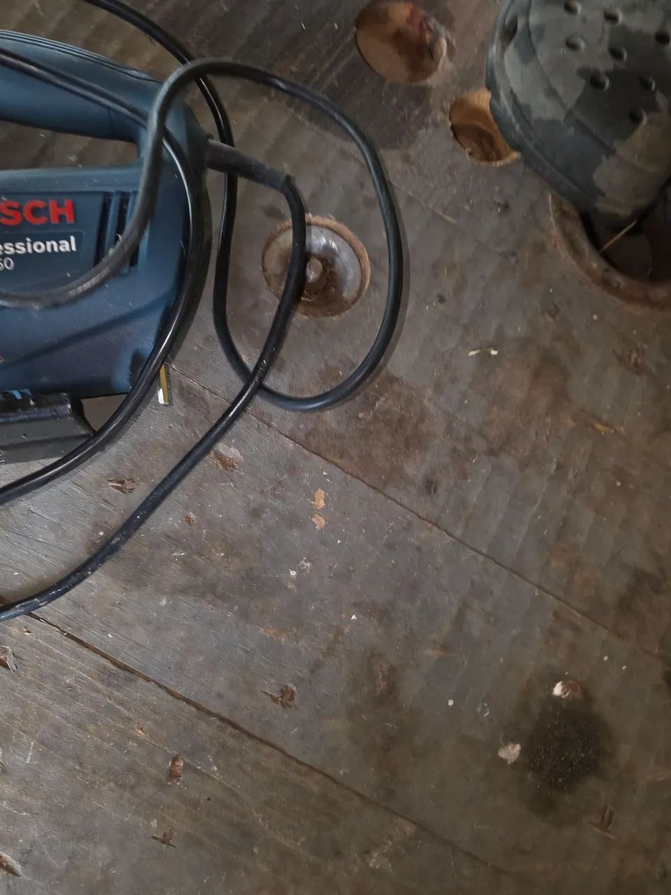 Vendo serra tico tico bosch 220v - Foto 3