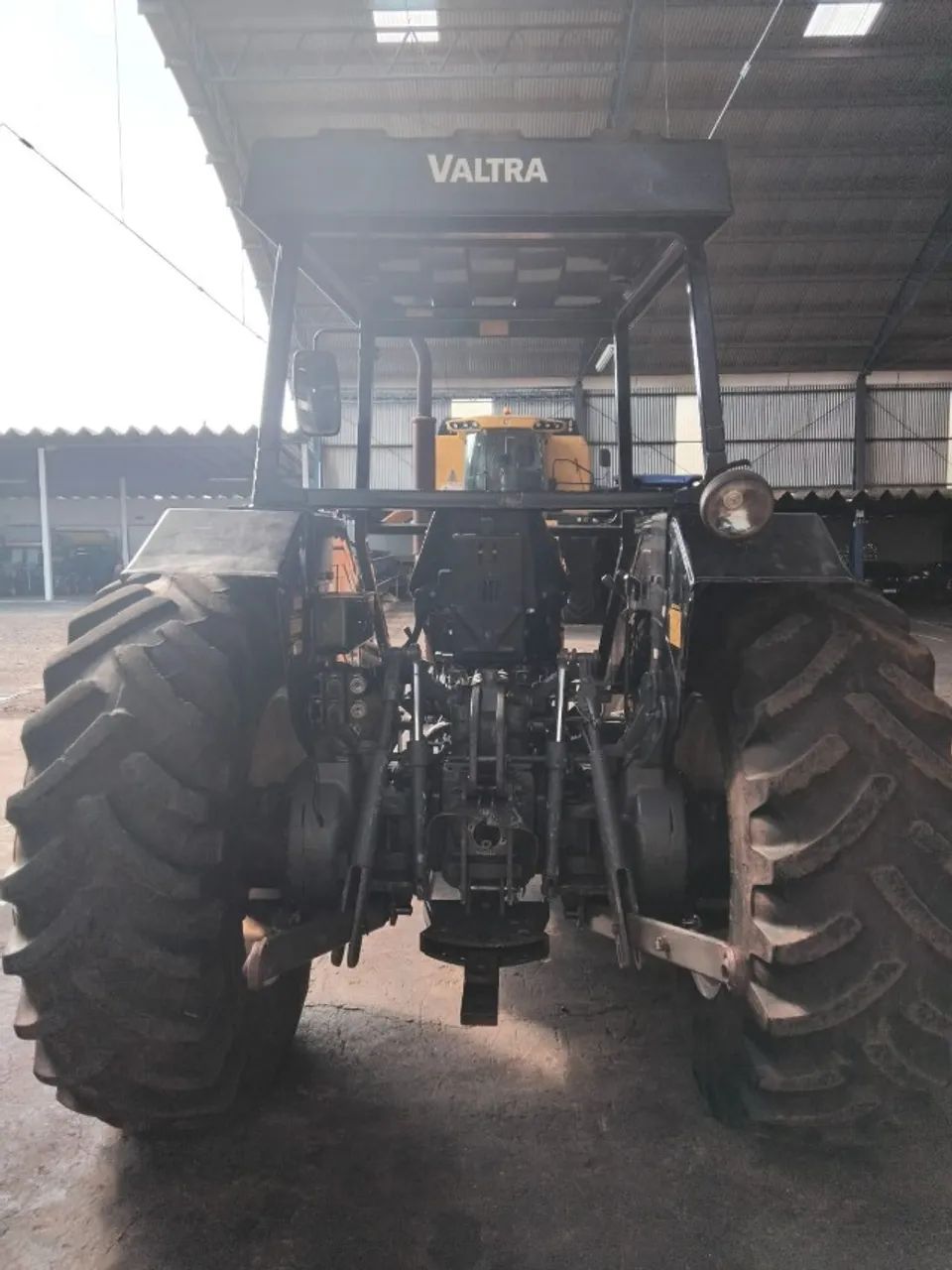 TRATOR USADO, MARCA VALTRA, MODELO V-785 - ANO 2010 - Foto 4