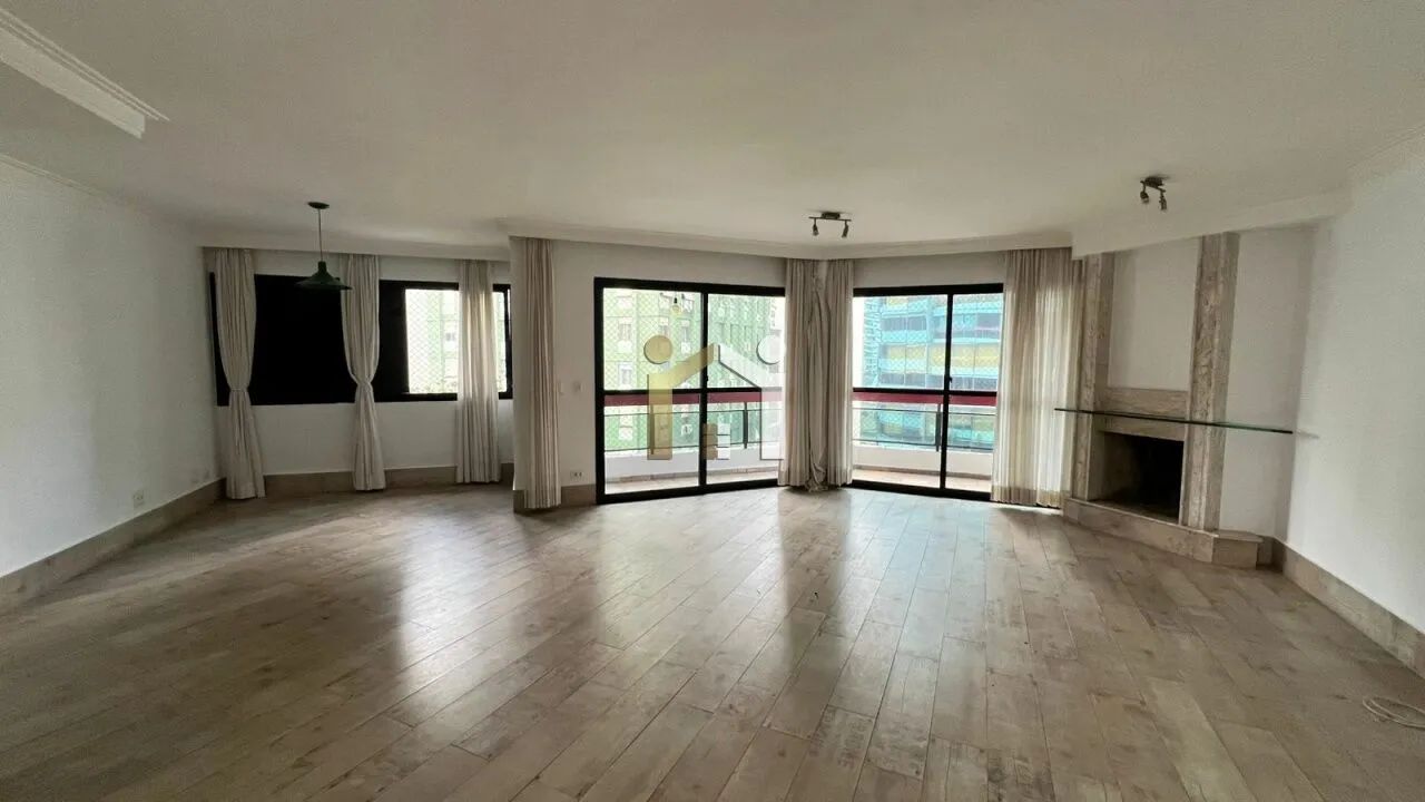 Apartamento no Itaim com 143m², 3 dormitórios sendo 1 suíte e 2 vagas de garagem.