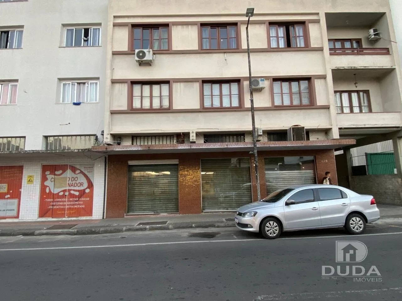Sala comercial térrea com aproximadamente 400 m²
