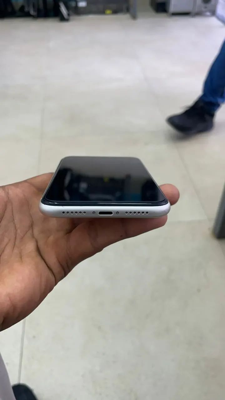 IPHONE 11 - 64GB - Branco - Foto 3