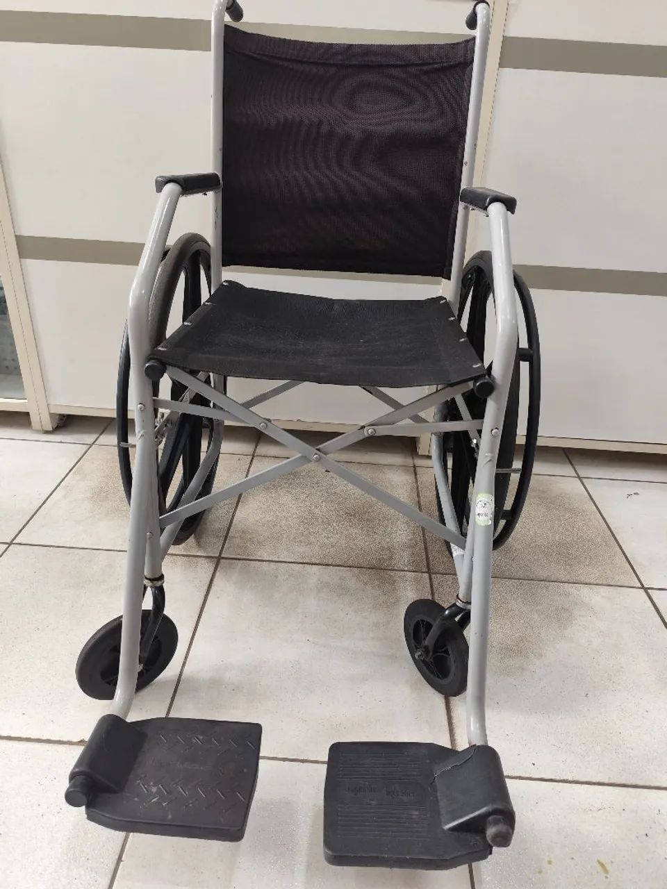 CADEIRA DE RODAS USADA