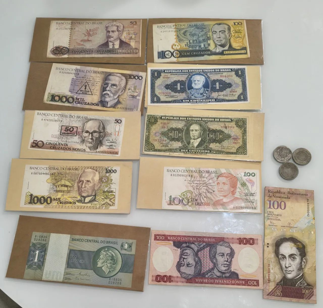11 Cédulas e 3 moedas antigas 