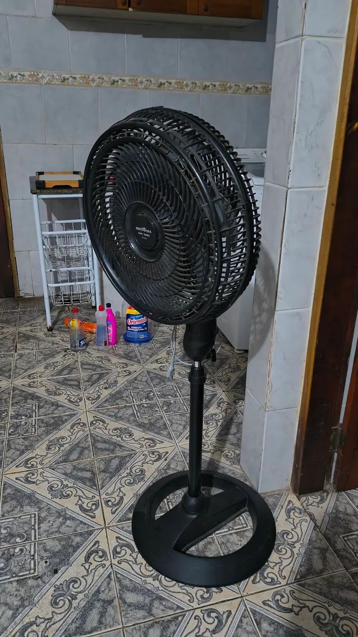 Ventilador de pé 