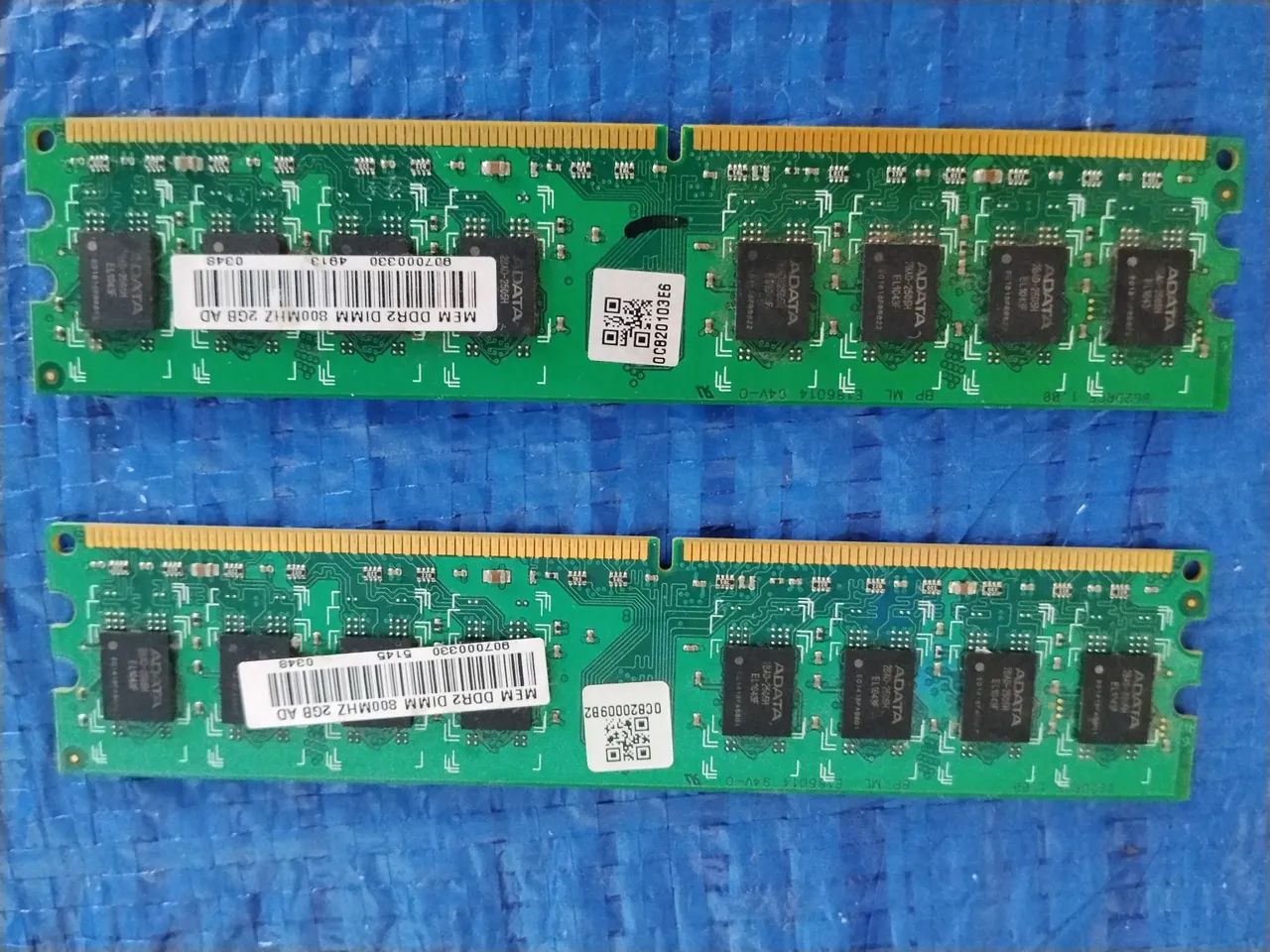 2 Pentes de Memória de 2gb DDR2 Total 4gb