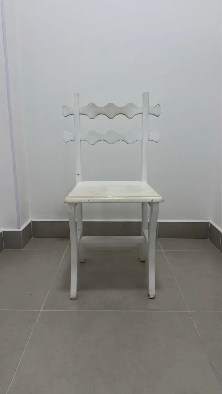 Cadeira maciça branca - Foto 2