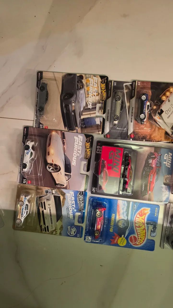 Hot wheels Lote com 23 minis - Foto 4