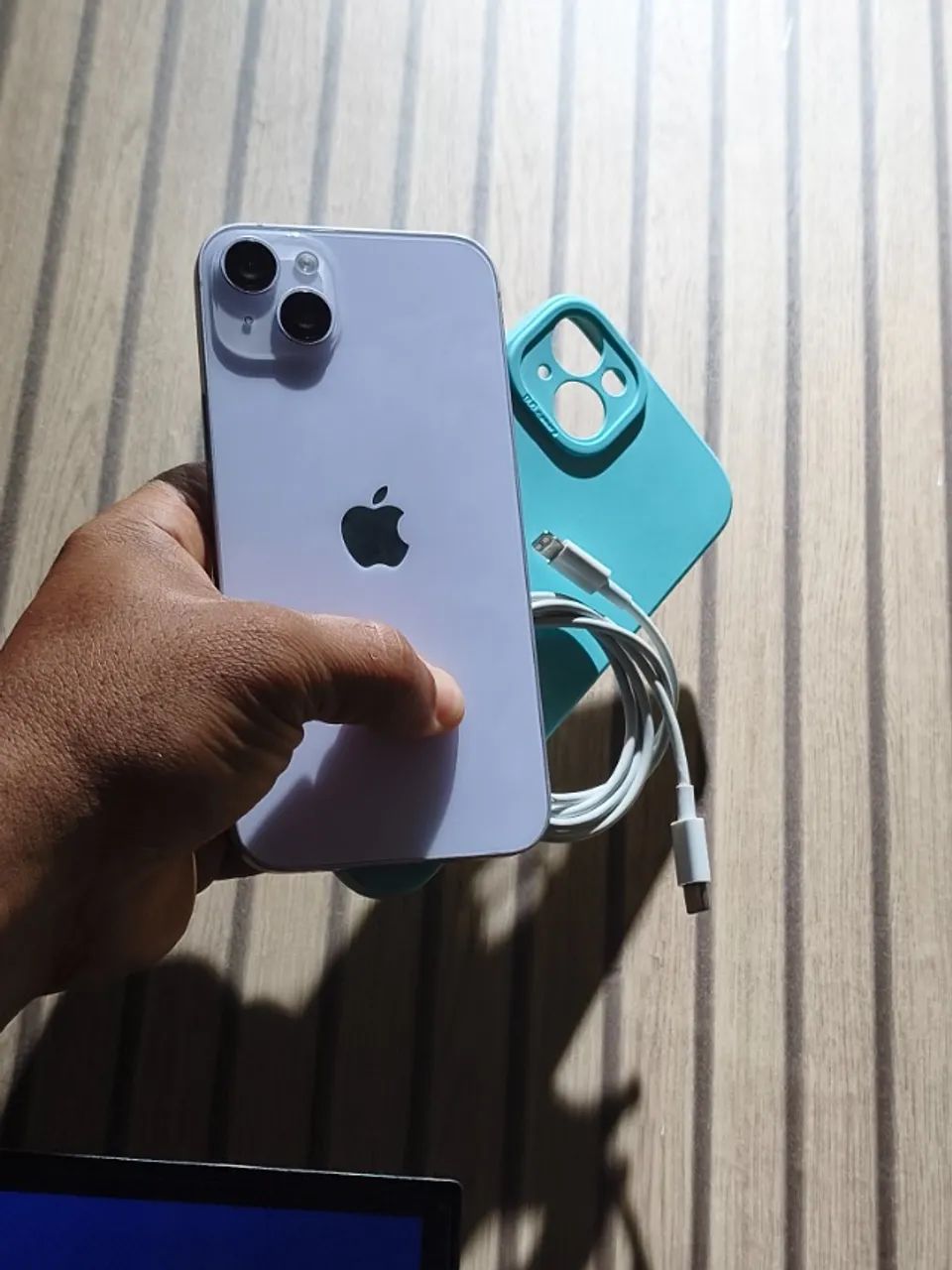 iPhone 14 plus 256GB perfeito estado com capa e cabo