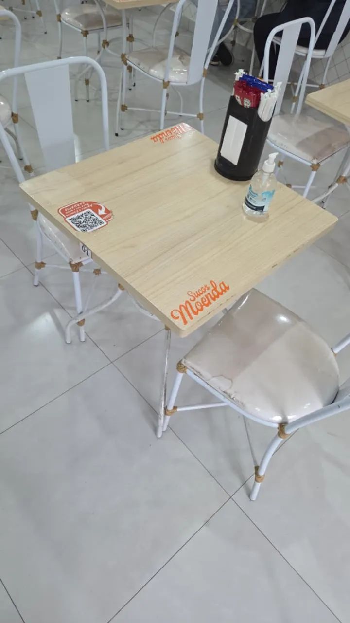 CONJUNTO MESA E CADEIRA PARA BAR E RESTAURANTE