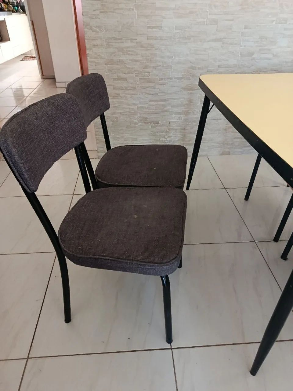 Conjunto mesa com 04 cadeiras  - Foto 4