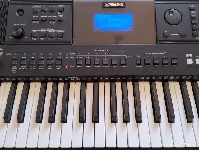 Teclado Yamaha PSR-E453 (Estado de Zero) - Foto 5