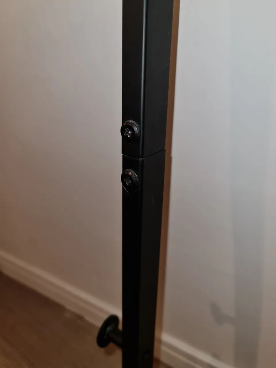 Cabide Suspenso de Parede Preto - Oikos. - Foto 5