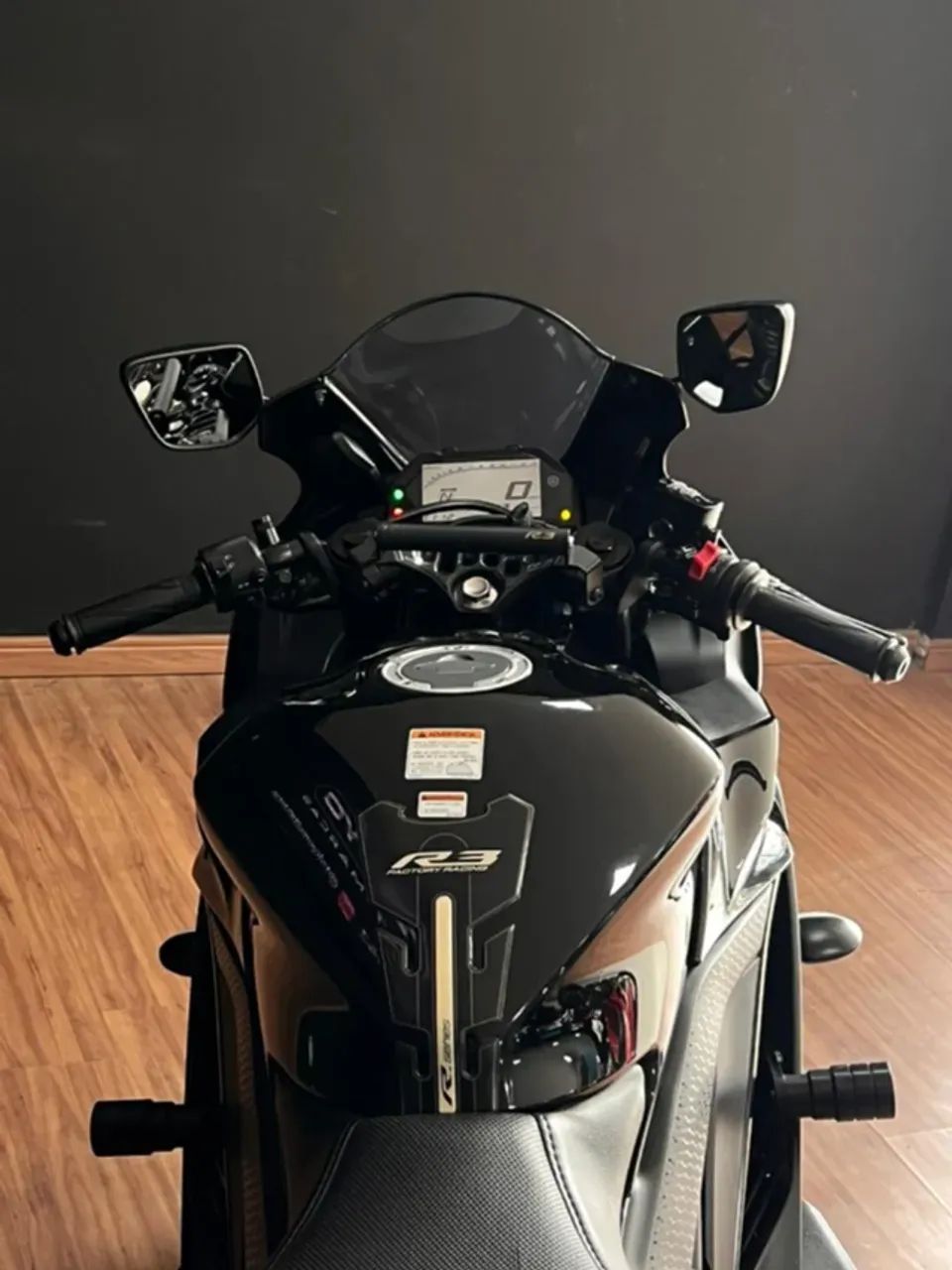 YAMAHA YZF-R3 PRETA 2025 - Foto 4