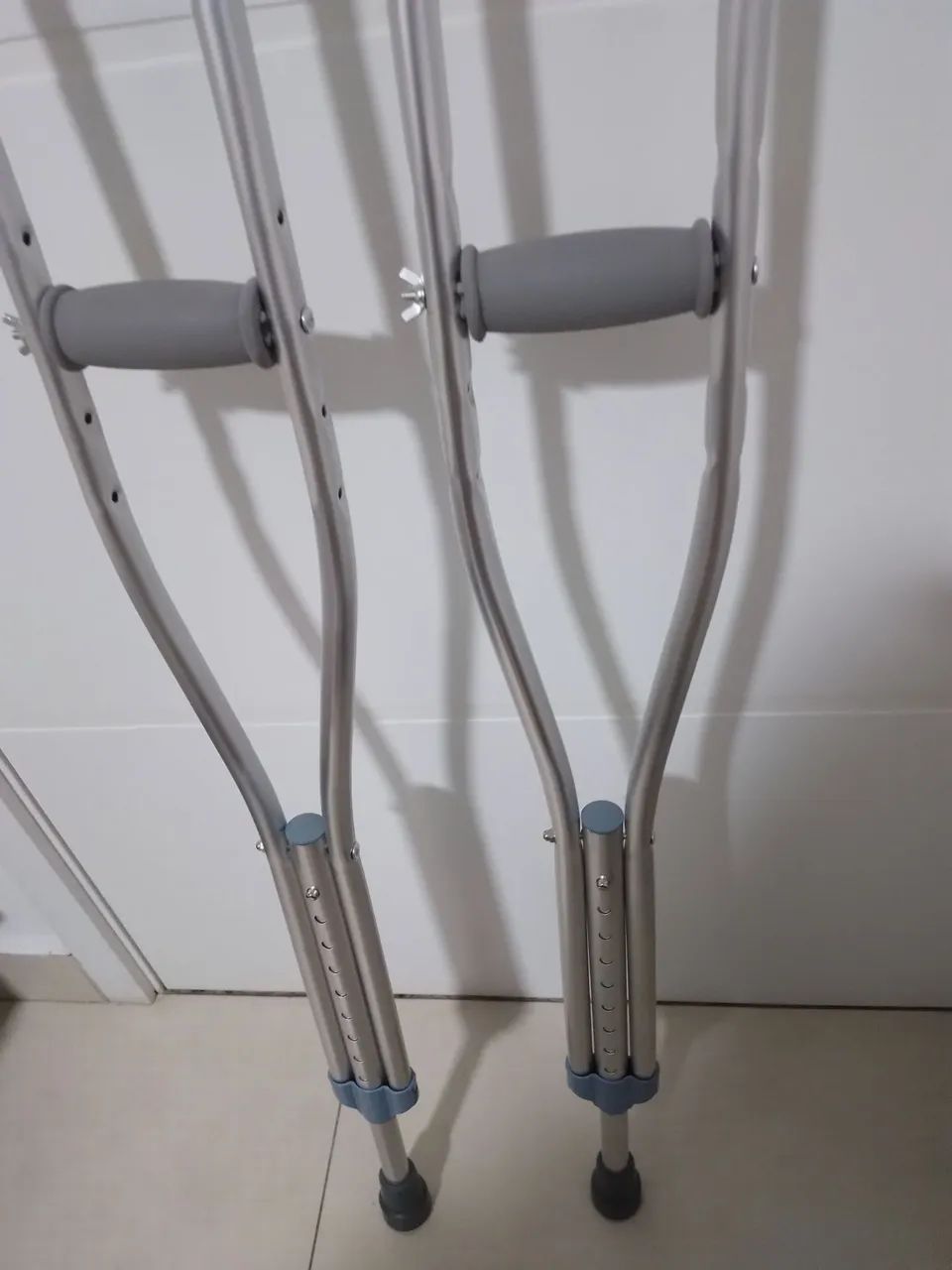 Par de muletas ortopédica 
