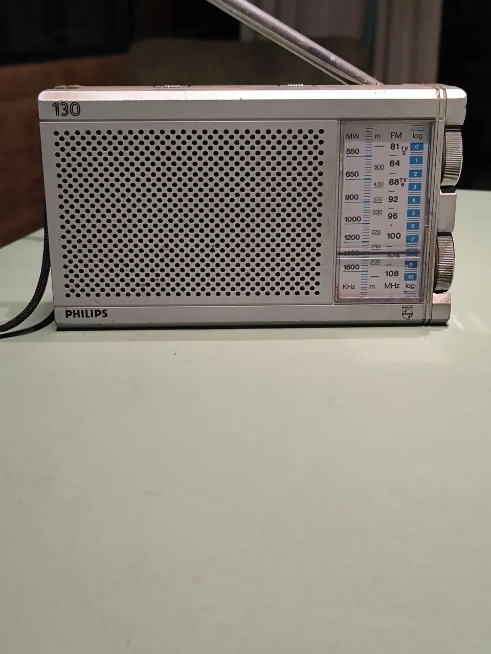 Rádio Philips modelo 130 funcionando 