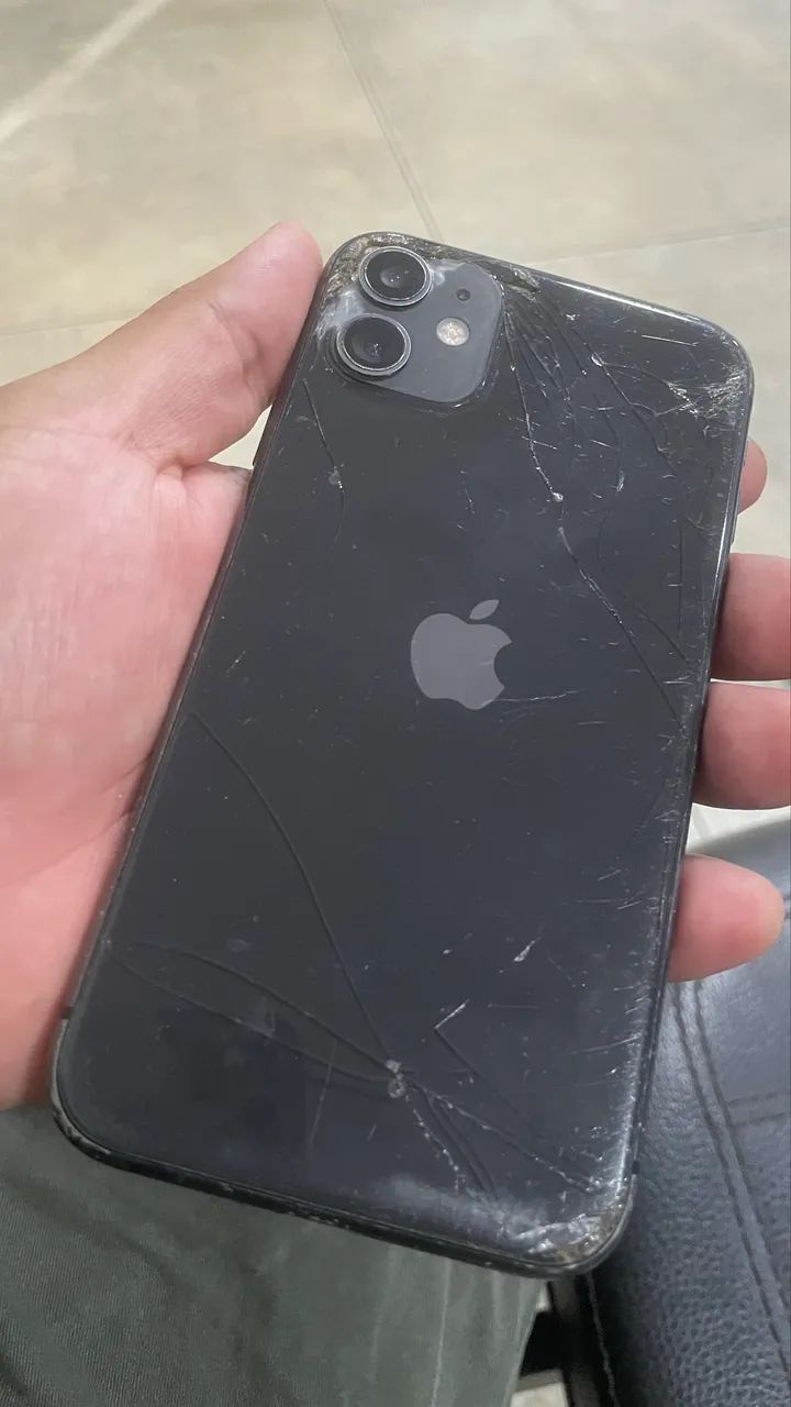 iPhone 11 64 gigas  - Foto 3