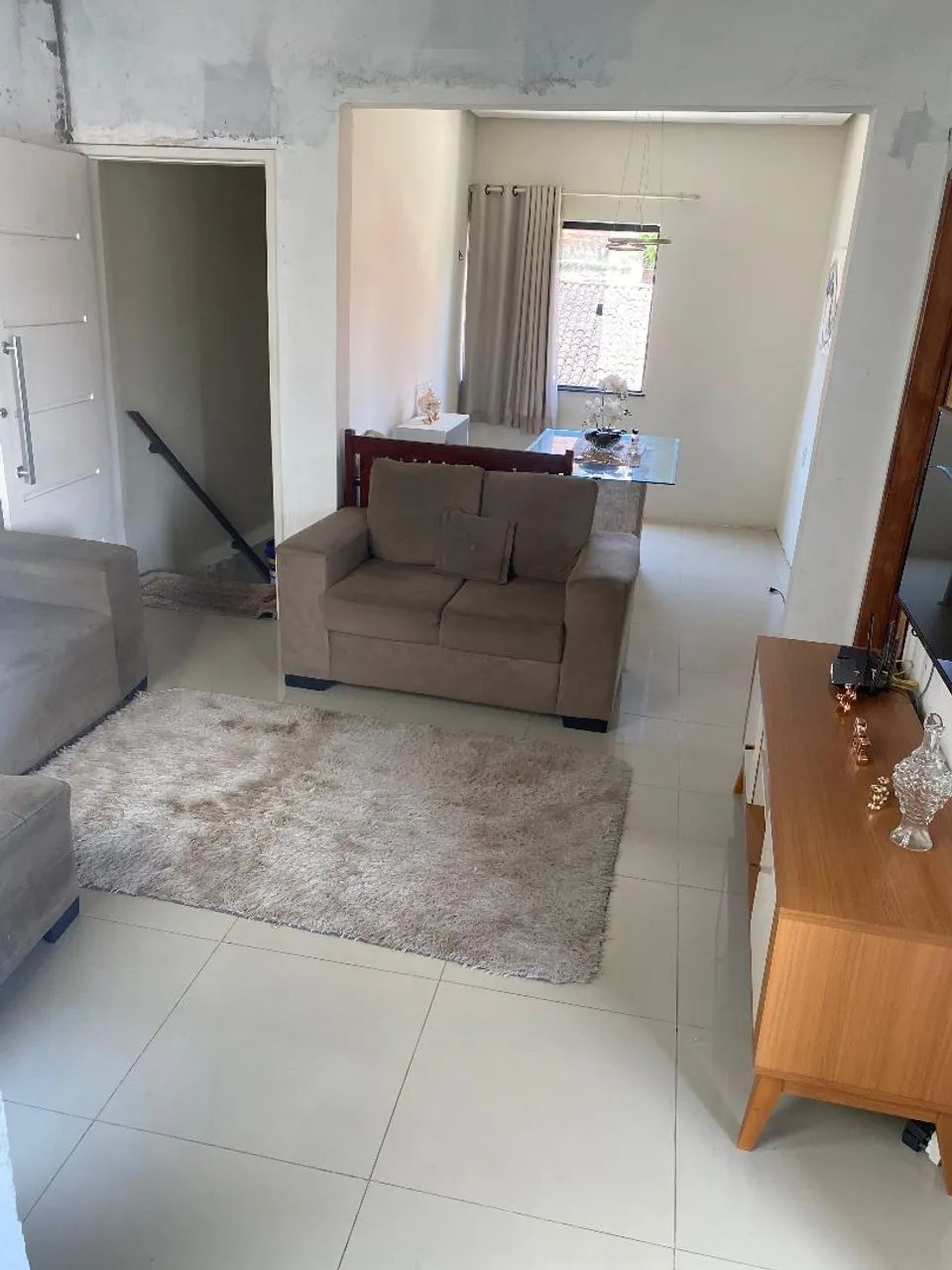 VENDO DUAS CASAS AMPLAS EM ESQUINA  - Foto 2