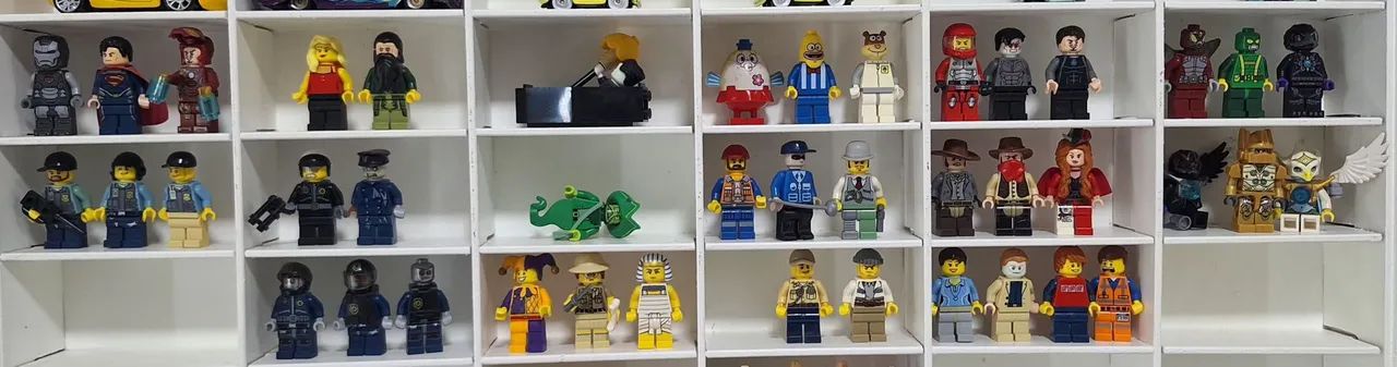 Conjunto de 42 MINI-FIGURAS LEGO