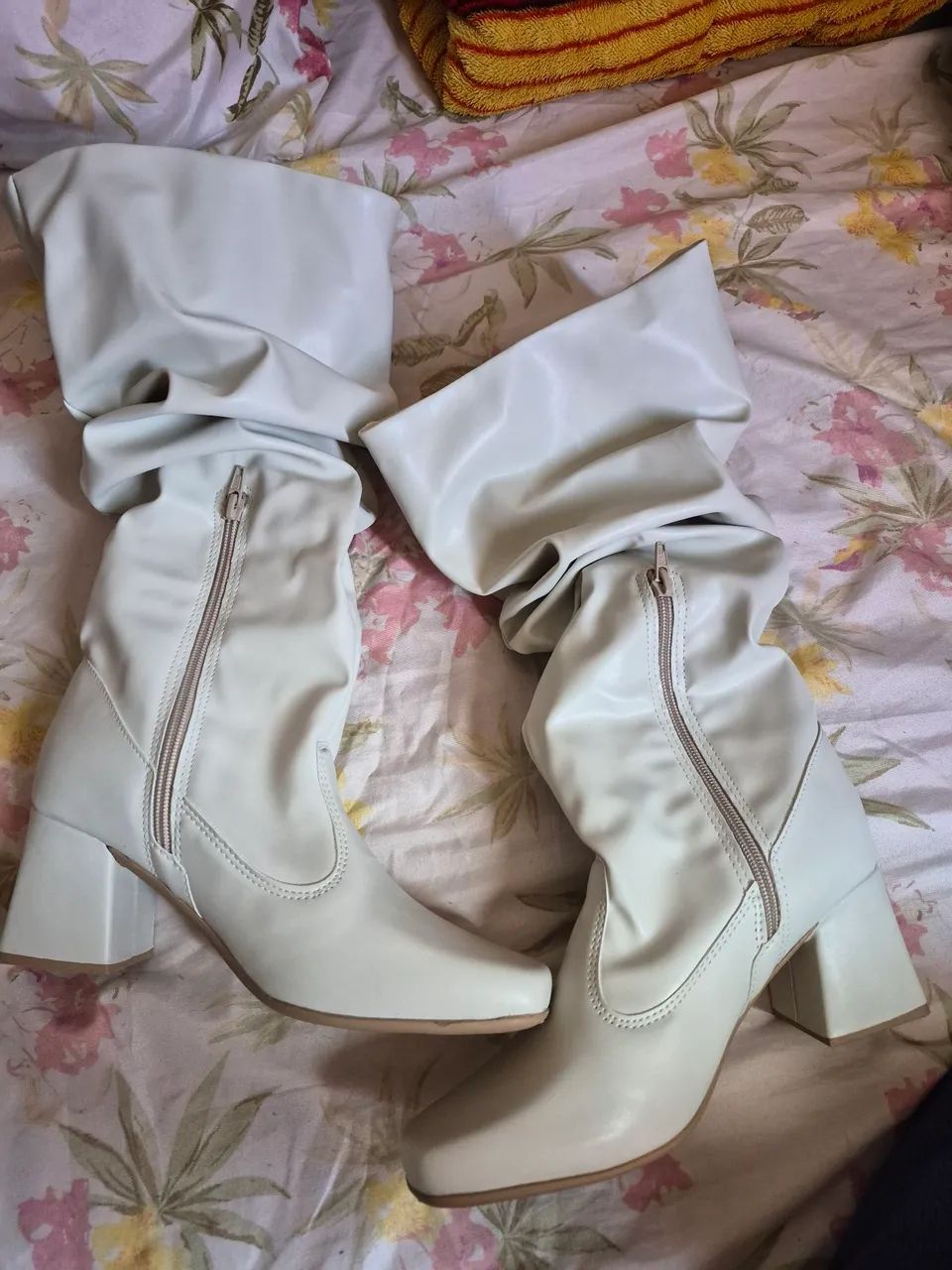 BOTA GIGIL
