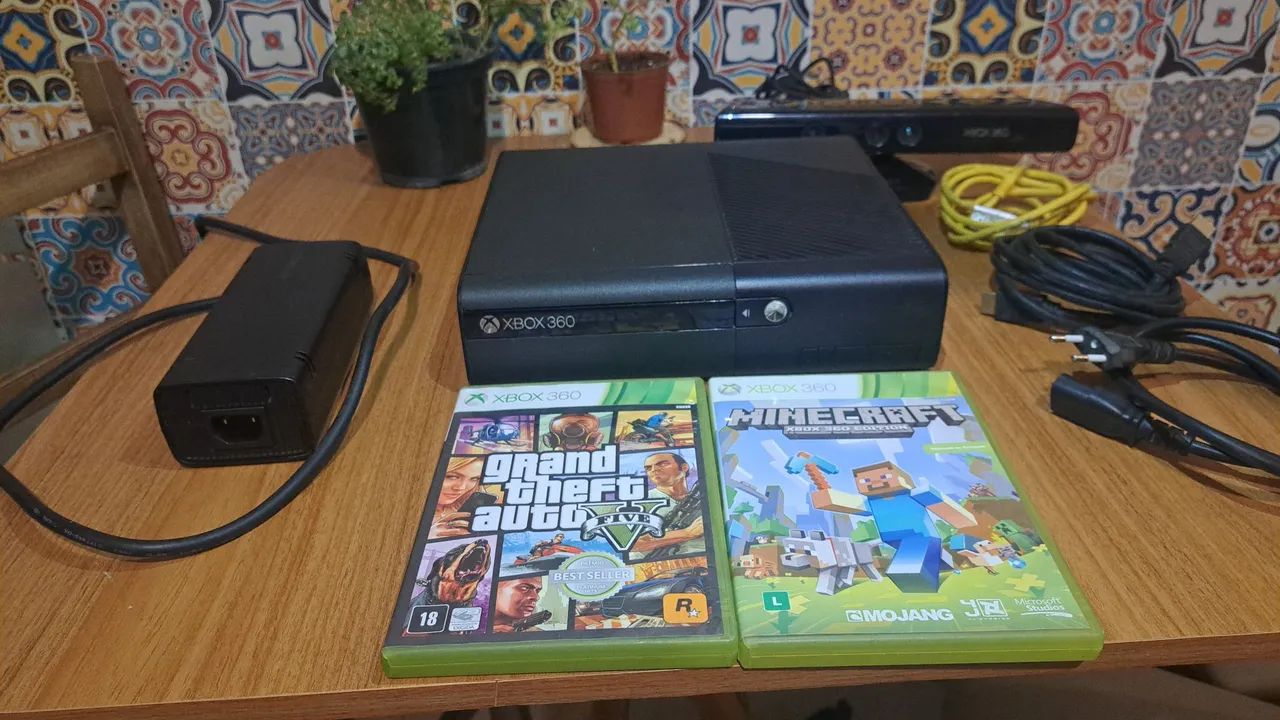 Xbox 360 Super Slim + Kinect + 2 Jogos Originais