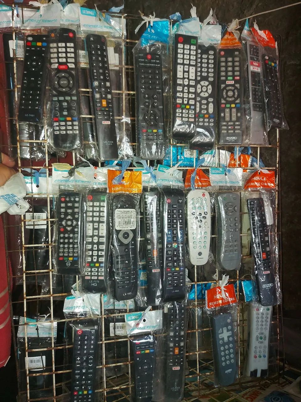 CONTROLE TVS VÁRIOS MODELOS DE CONTROLES  - Foto 4