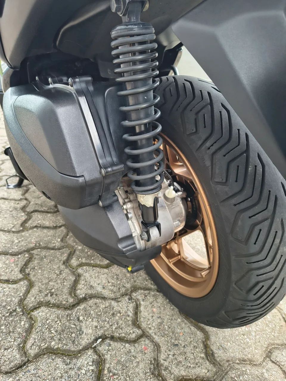 Xmax 2024 ABS - cor verde. - Foto 3