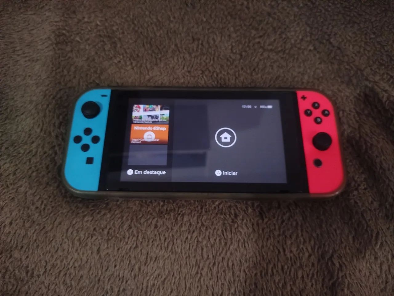 Nintendo Switch V1 usado com estojo + Suporte para Joy-Cons + Capa + FIFA 18 - Foto 4