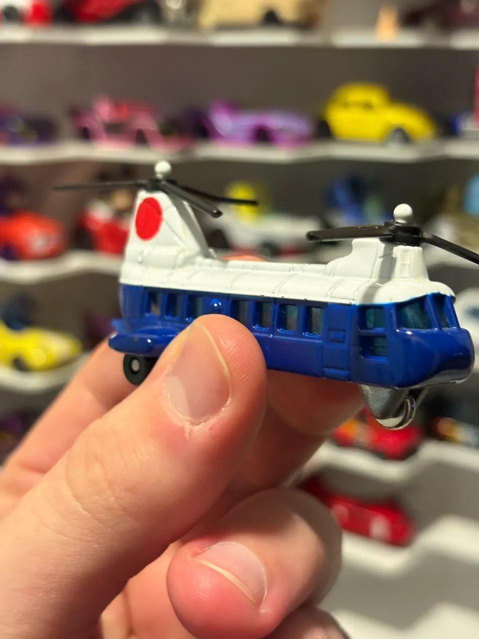 helicóptero Tomica