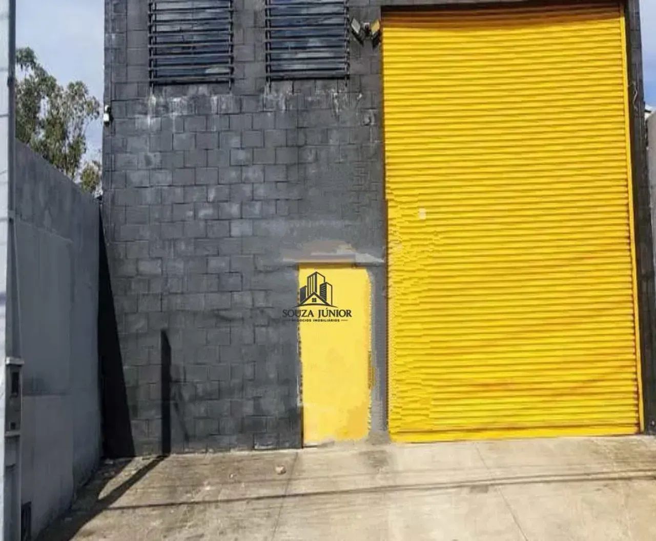 Imóvel para aluguel possui 300 metros quadrados com 2 quartos - Foto 2