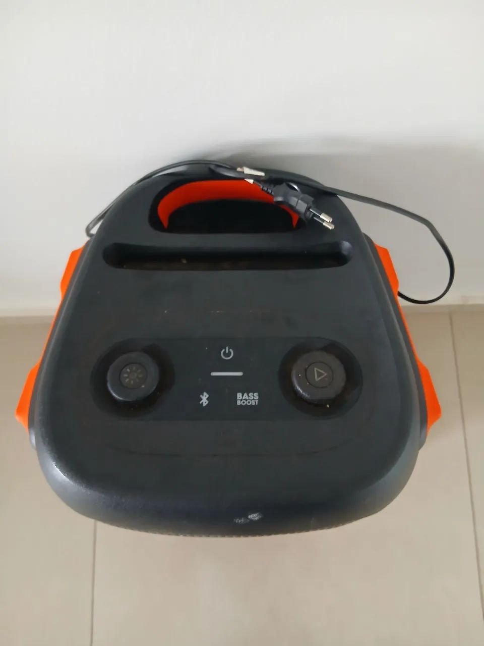 JBL boombox bass boost <br>Perfeito estado funcionando tudo perfeito - Foto 4