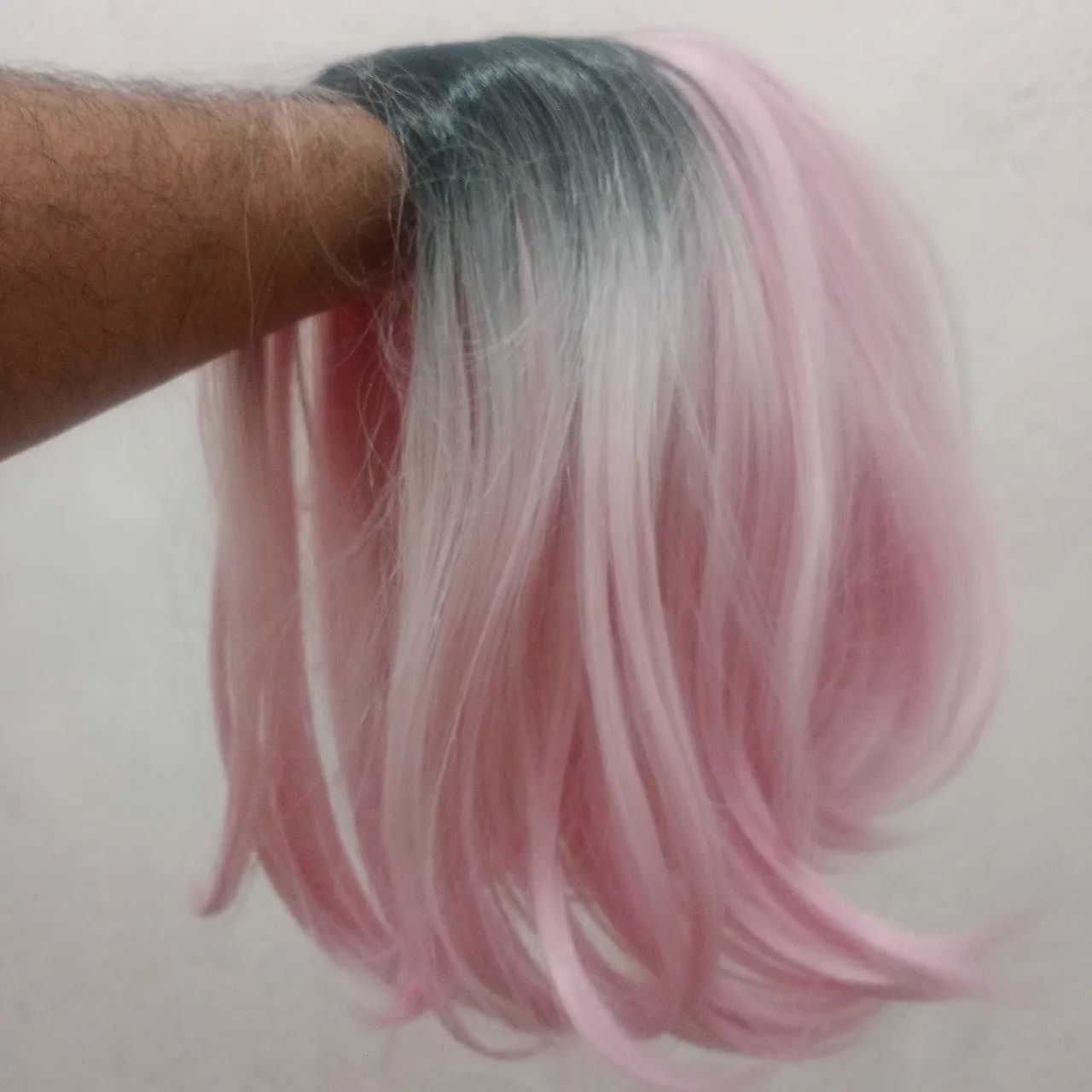 Peruca estilosa rosa 50 reais  - Foto 2