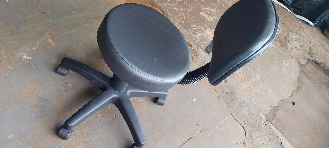 Vende-se maca e cadeira pra uso em salão de beleza  - Foto 2