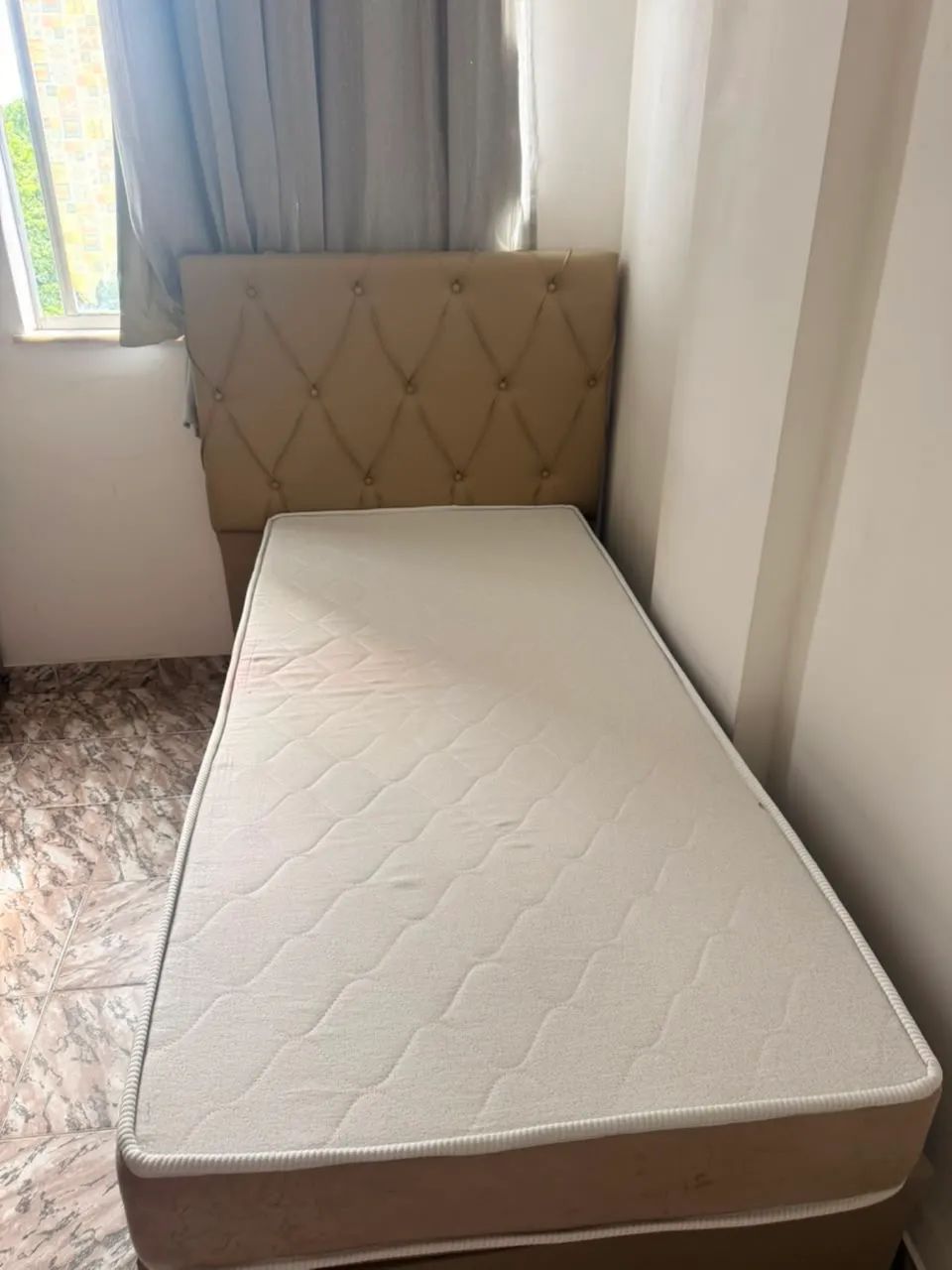 Cama box + baú 
