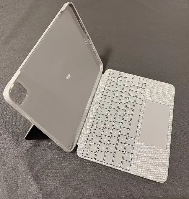 Capa teclado Combo Touch Logitech para iPad Pro 11" - 1ª, 2ª e 3ª Geração - Foto 3