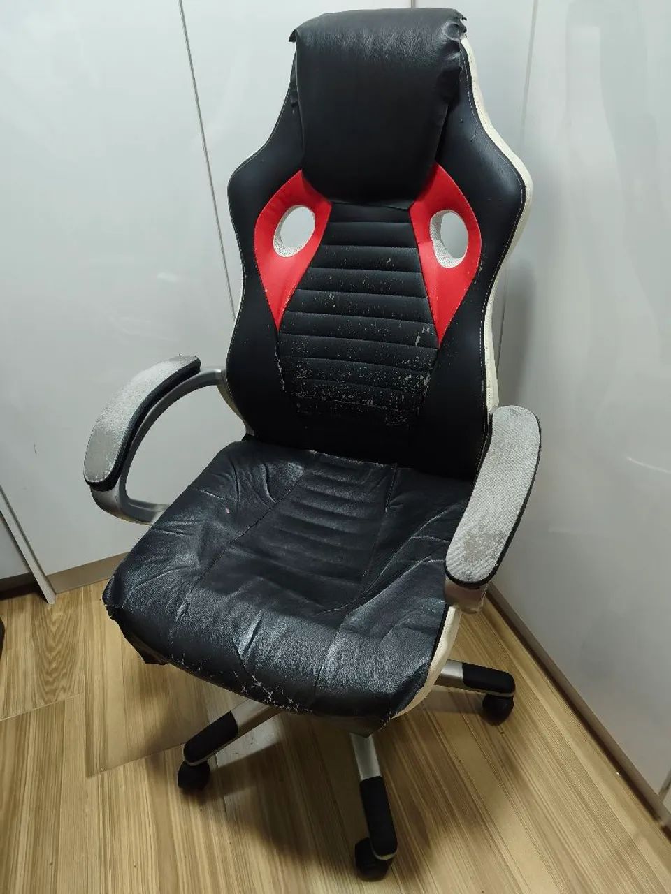 Cadeira gamer semi nova  - Foto 3