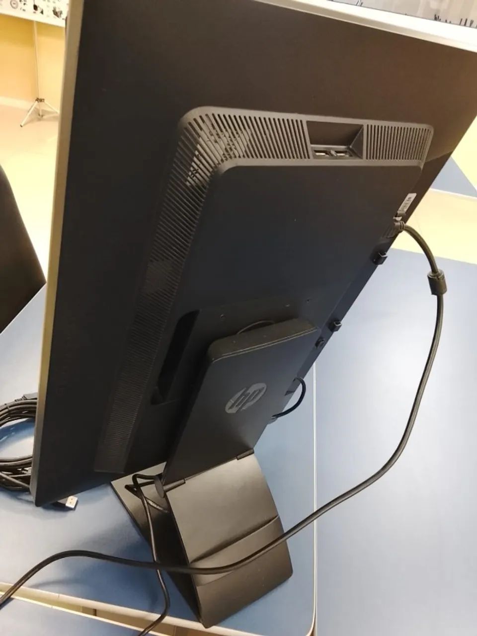 Monitor HP EliteDisplay E241i - 24? IPS (1920x1200) - Tela Giratória - Foto 2