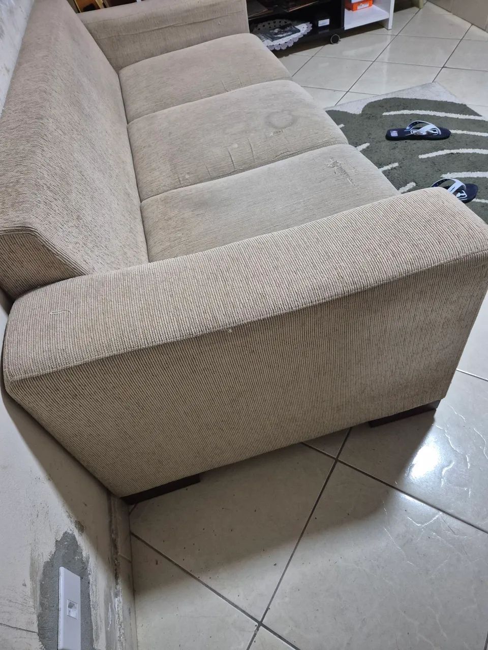 Sofá 3 lugares tecido chinille - Foto 3