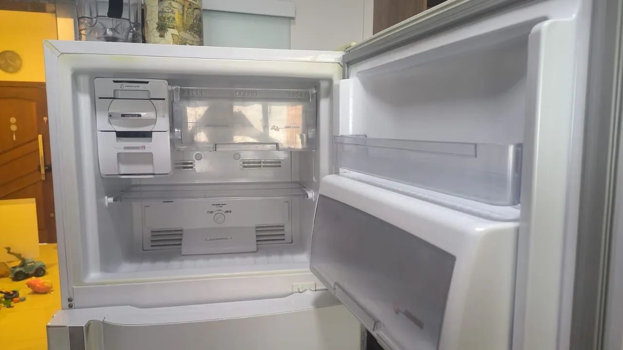 GELADEIRA BRASTEMP E LAVA E SECA LG - Foto 4