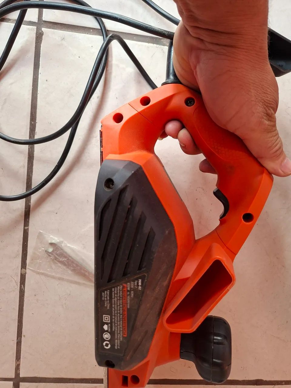 Plaina elétrica black decker 
