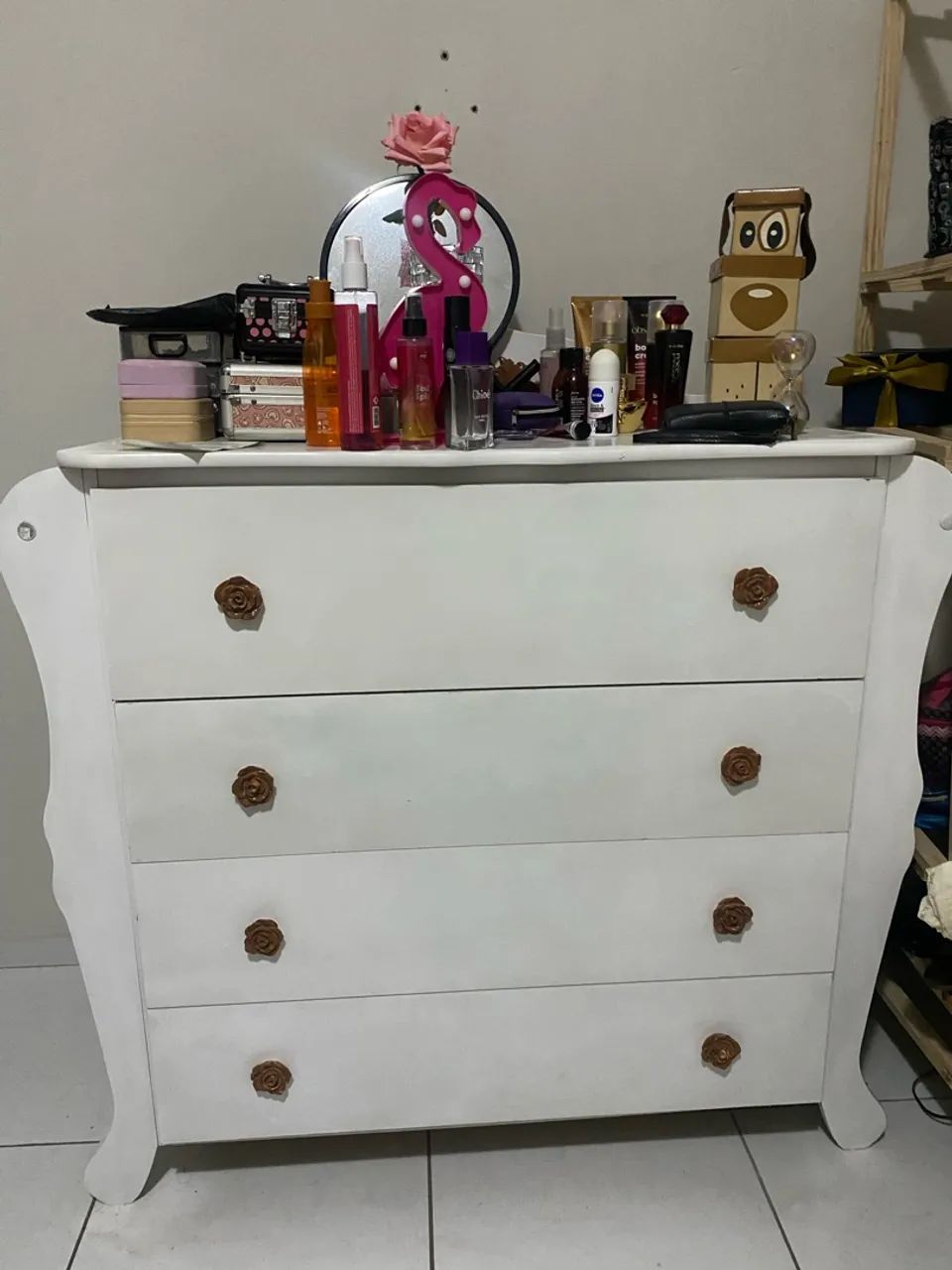 cômoda branca 