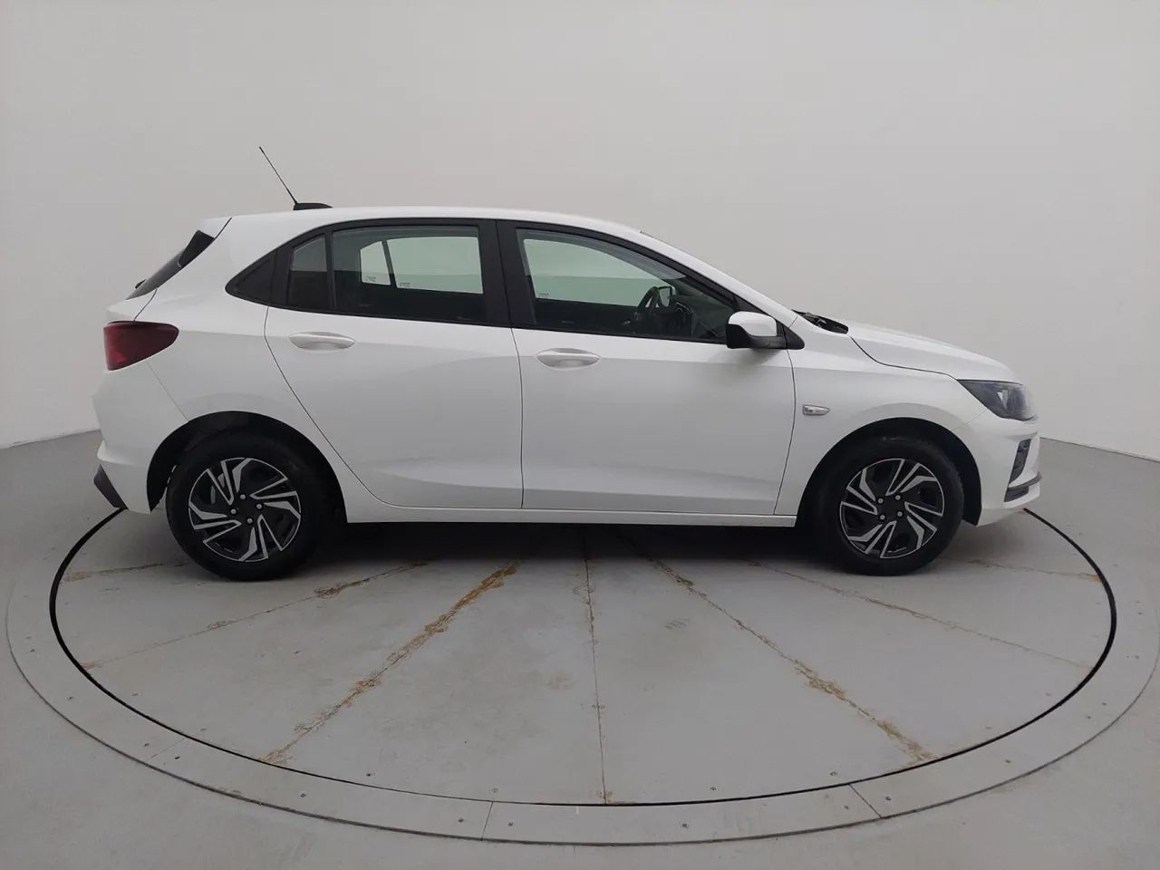 Chevrolet Onix Hatch 1.0 12V Flex Mec. 4P, foto 6 de 18