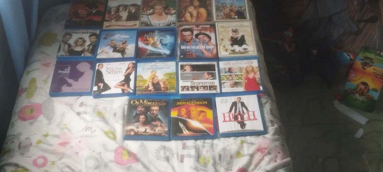 Blurays e DVDs diversos - Foto 2