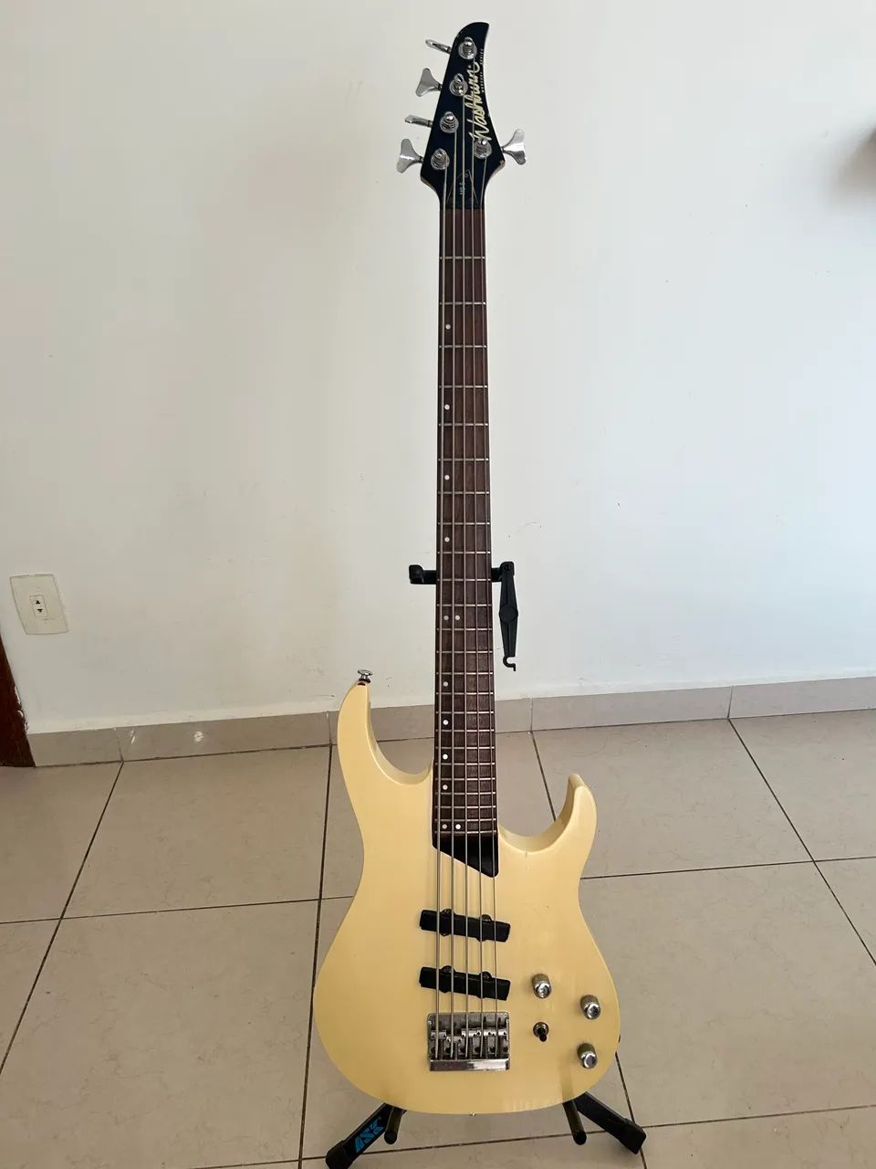 Washburn MB-5 Mercury Series (1992) - 5 Cordas + Case Rígido