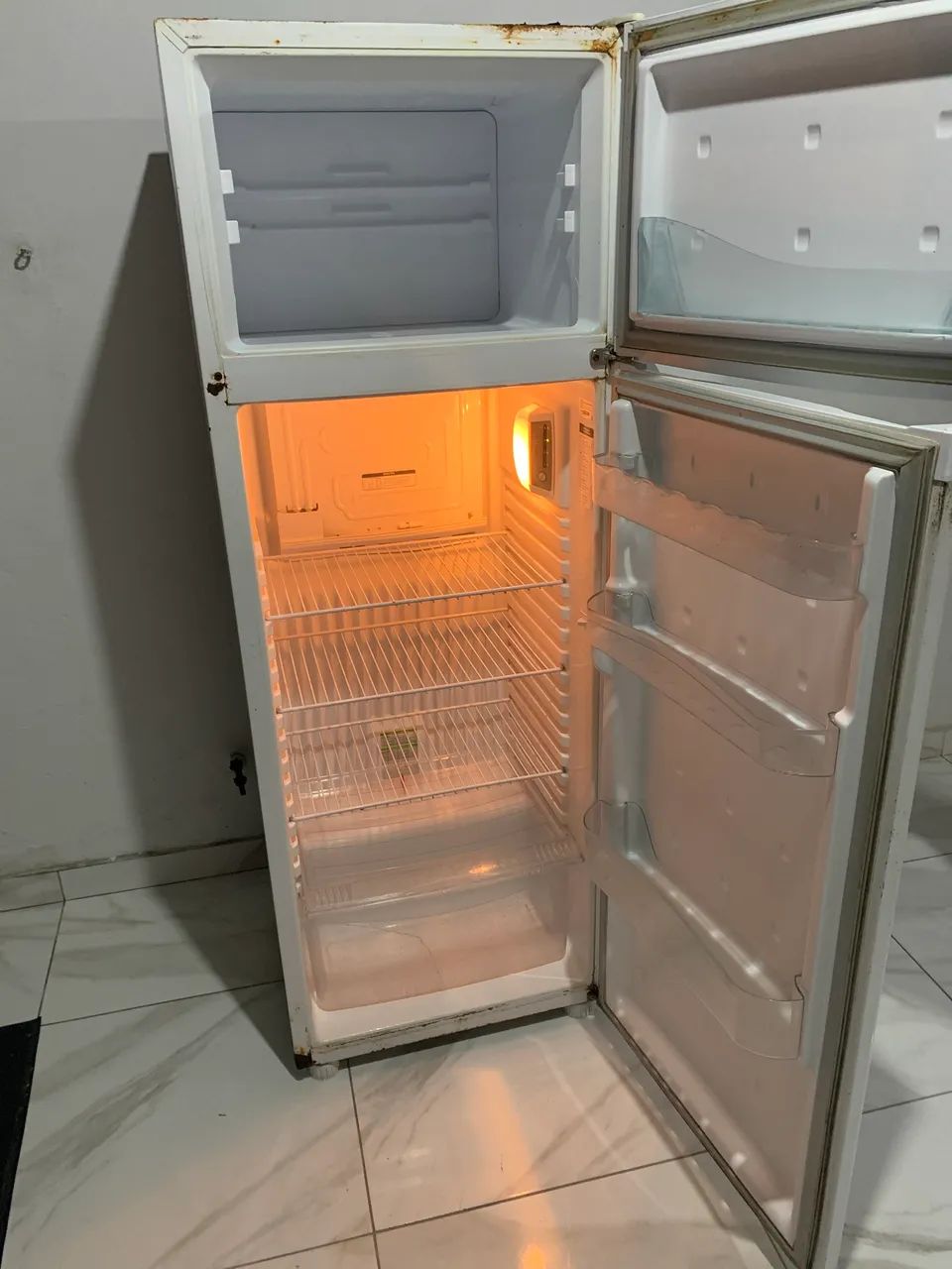 Vendo geladeira  - Foto 4