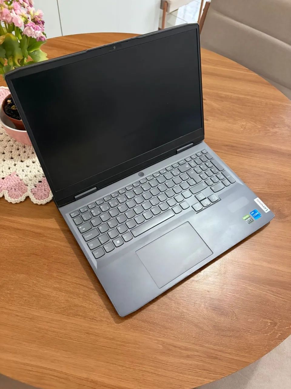 Notebook Gamer Lenovo LOQ 15IRH8 - Foto 3