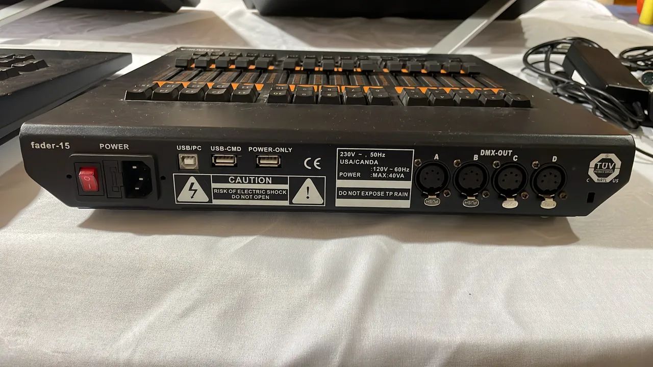 Mesa controladora wing + fader com 2 telas - Foto 2