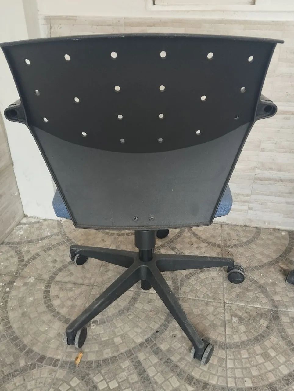 MUITO PARATO DUAS CADEIRAS PARA ESCRITÓRIO. - Foto 2
