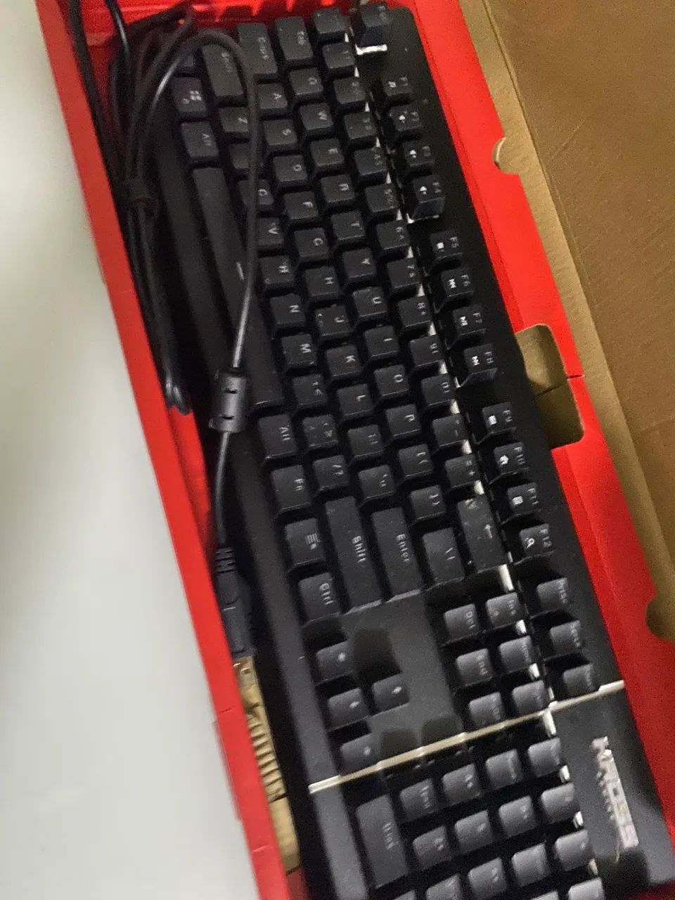 Vendo teclado Gamer sovereign rgb 